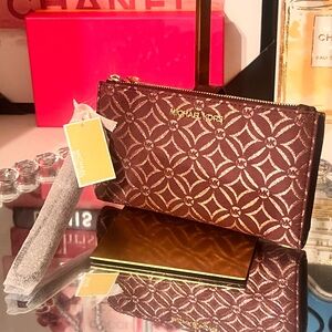 Michael Kors NWT Jet Set Metallic Logo Jacquard Wristlet Wallet